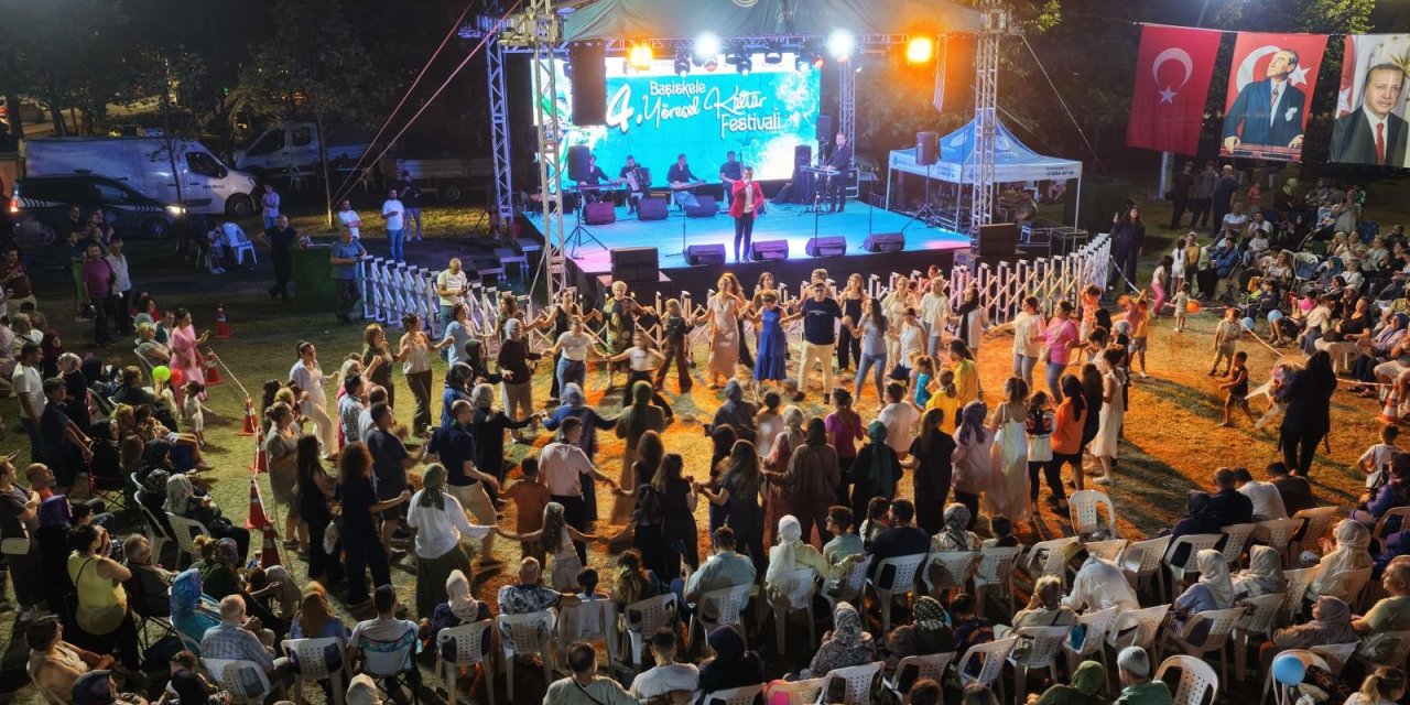 Kocaeli Üniversitesi İstanbul'da  aday öğrencilerle bir araya geldi
