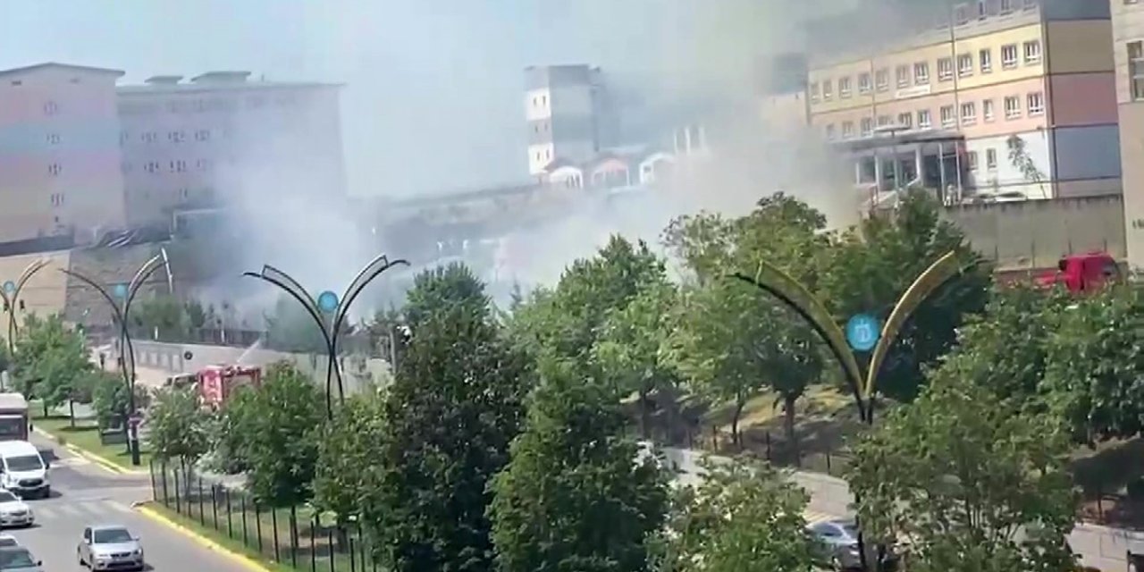 Adliye bahçesinde yangın çıktı