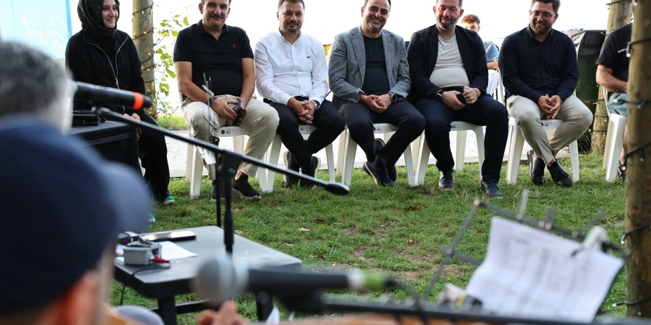 Başiskele'de türküler  eşliğinde aile buluşması