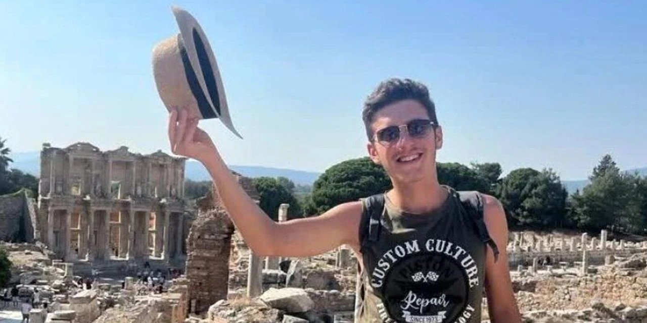23 Yaşındaki  Emir, Yaşam Savaşını Kaybetti
