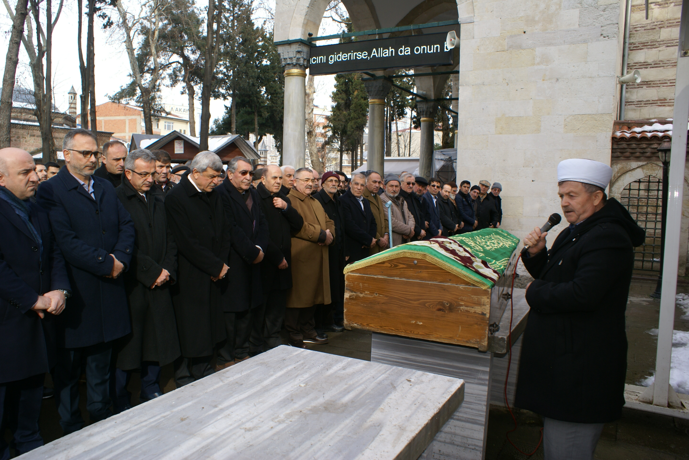 Anne Bavaş toprağa verildi