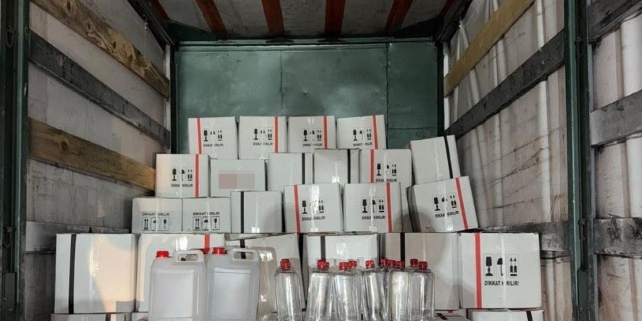Kocaeli'de 2 bin 400 litre kaçak etil alkol ele geçirildi