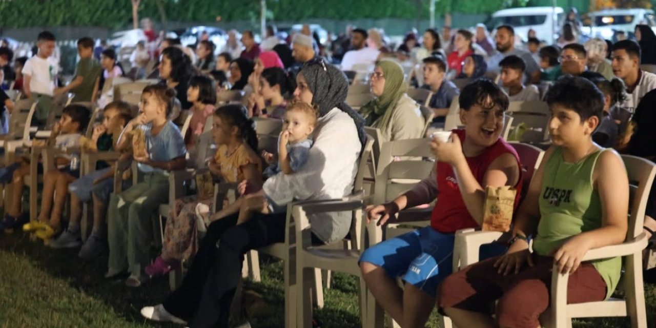 Kartepe’de Yıldızlar Altında Sinema Keyfi