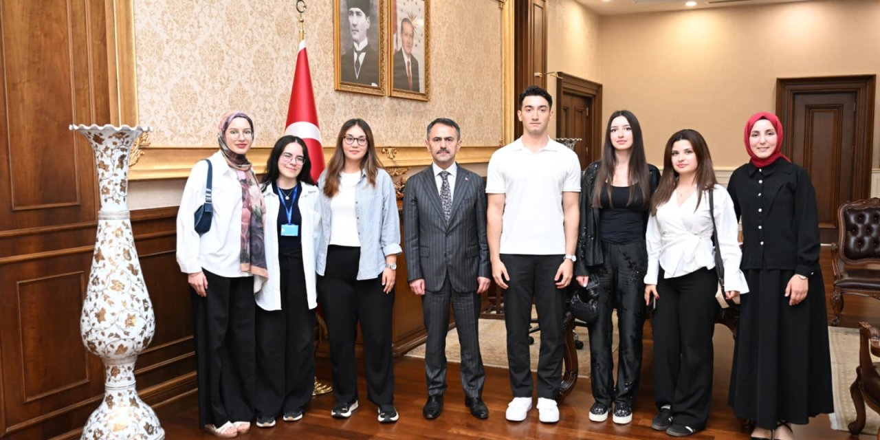 Staj Yapan Öğrenciler,  Vali Aktaş’ı Ziyaret Etti