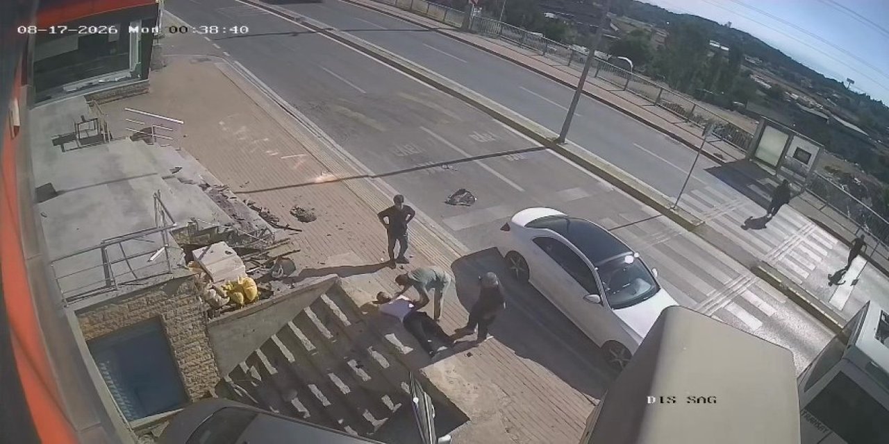 Otomobil merdiven boşluğuna uçtu