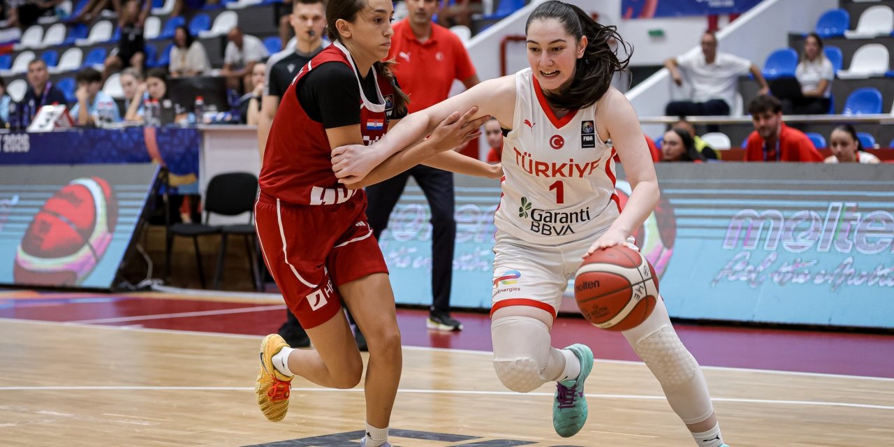 16 Yaş Altı Yıldız Kız Milli   Takımı çeyrek finalde