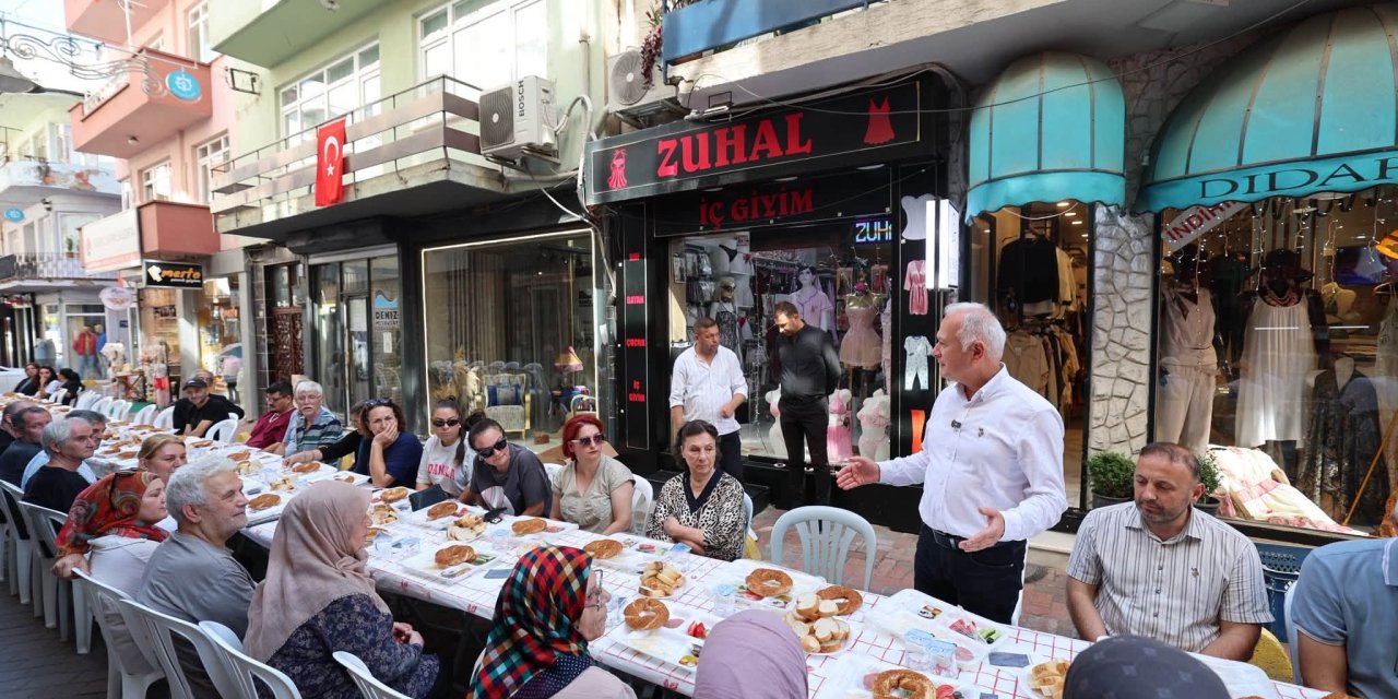 Başkan Çalık, Esnafla  Kahvaltıda Buluştu