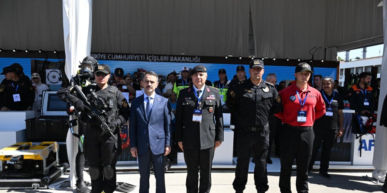 Vali Aktaş, “İçişleri Bakanlığı  Stantlarını Ziyaret Etti