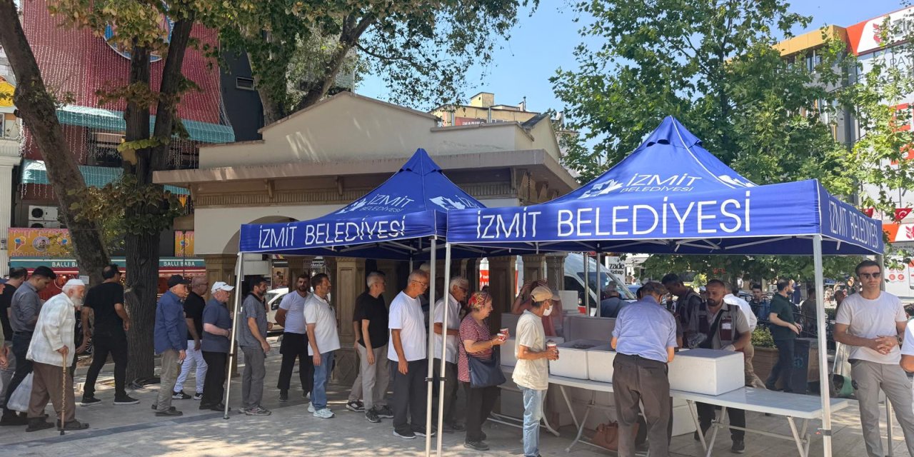 Mevlid Kandili’nde helva ikramı