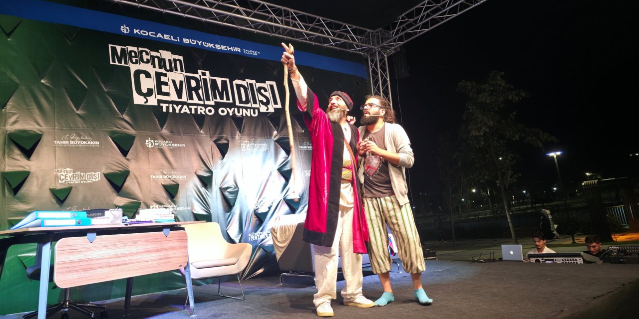 Gebze Kütüphanesi, “Mecnun   Çevrim Dışı” ile renklendi