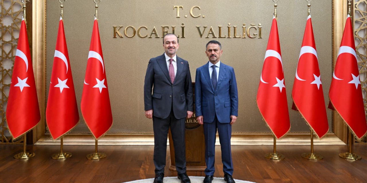 AK PARTİ Kocaeli İl Başkanı Şahin Talus, Vali Aktaşı Ziyaret Etti