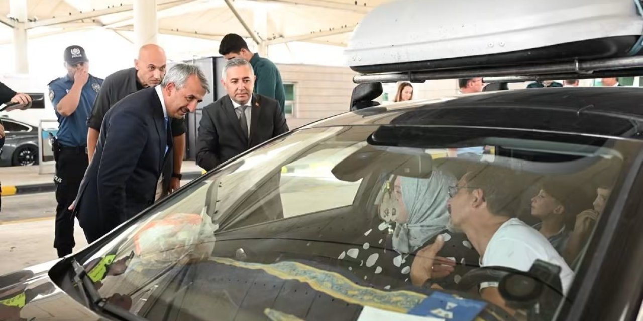 Sınır kapılarından 3,7  milyon yolcu geçti