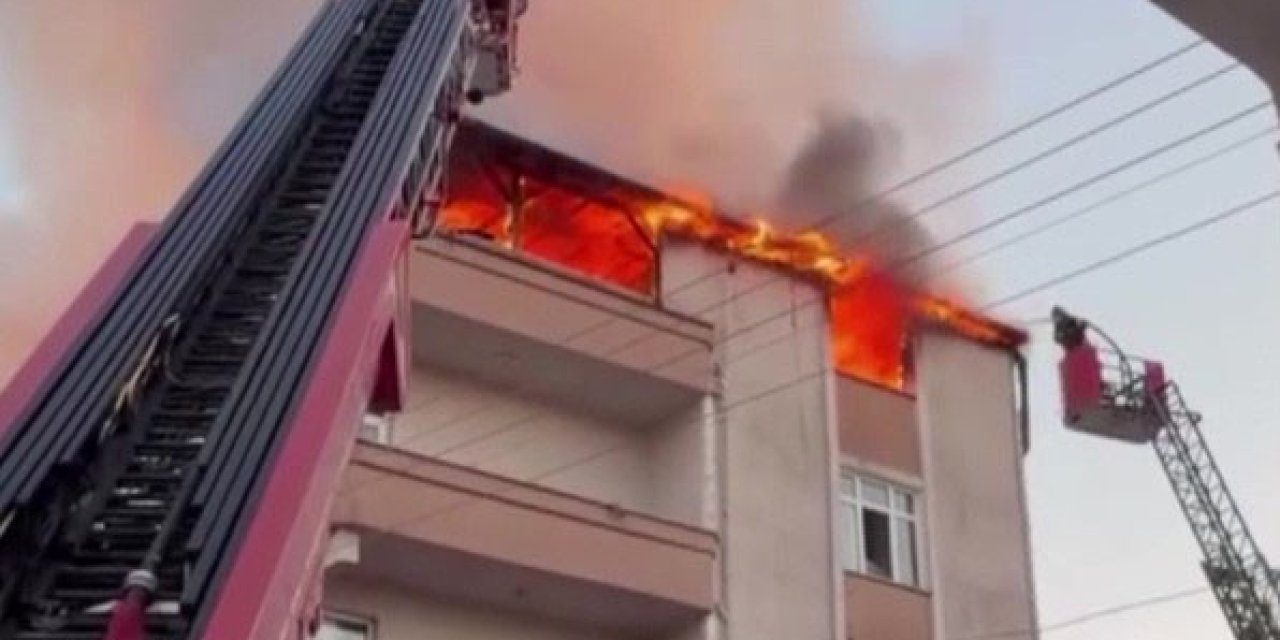 Teras katta çıkan yangın mahalleliyi sokağa döktü