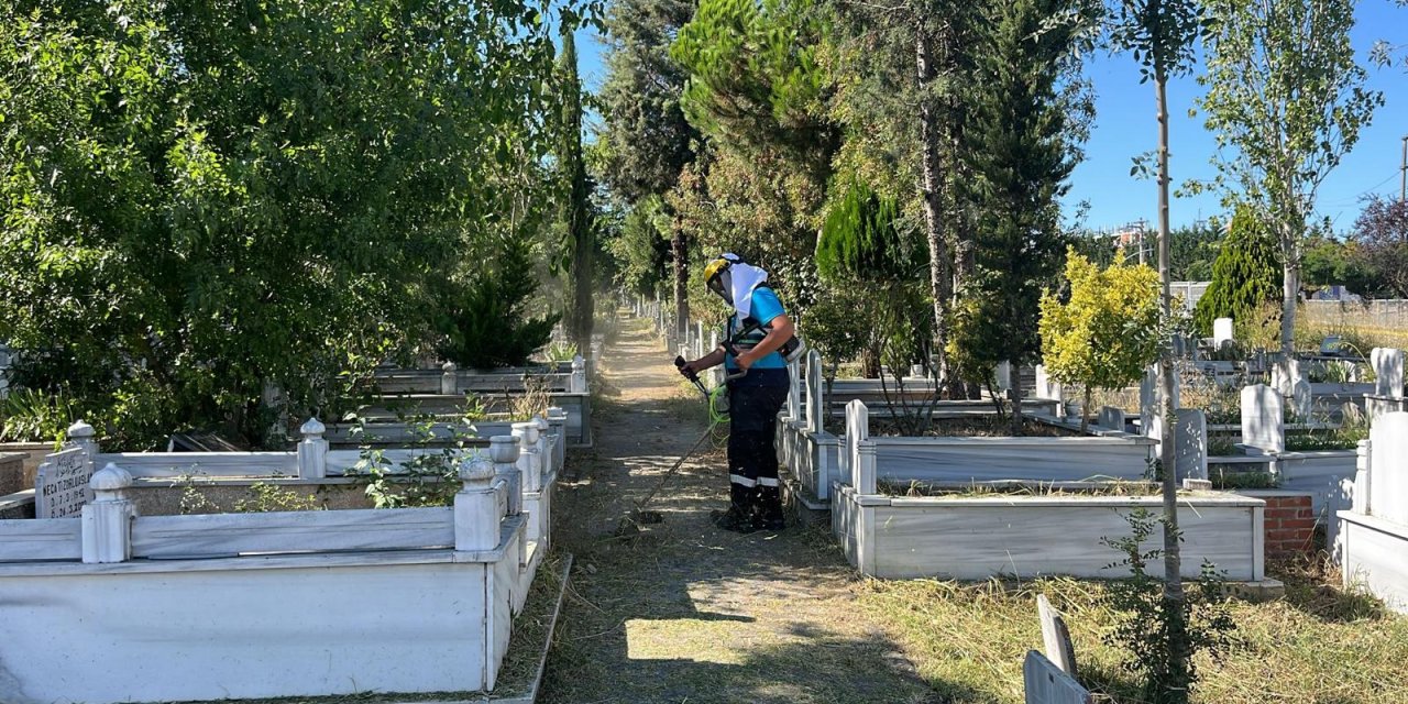 Gebze’de Mezarlıklara Titiz Bakım