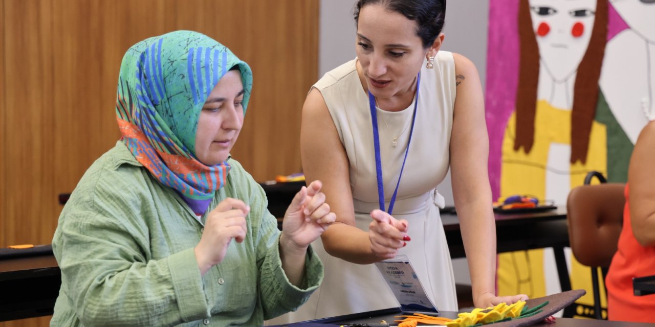 Moda Akademisi’nde hayal gücü kumaşla buluşuyor
