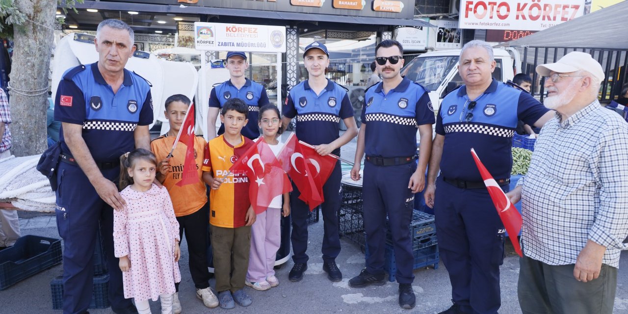 Zabıtadan çocuklara güvenli okul yolu uyarısı