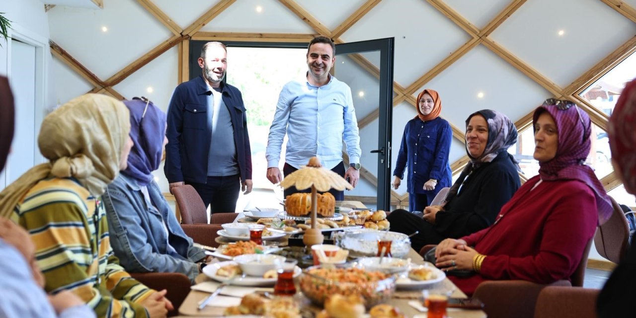 Başkan Özlü, üretken kadınlarla bir araya geldi