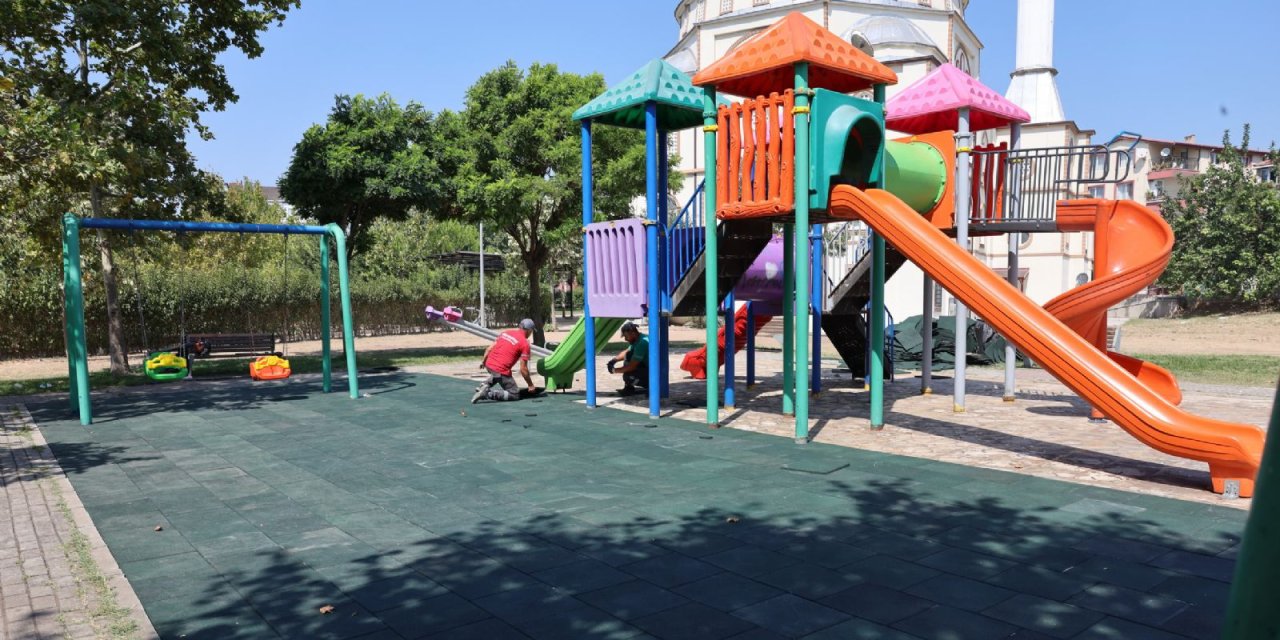 Derince'de parklar yenileniyor