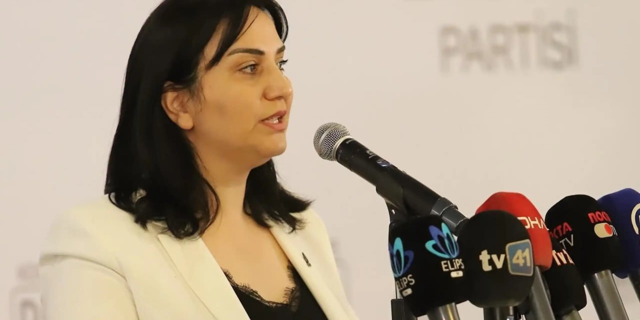 Zeynep Sudan: “Kadının ne giyeceğine devlet karar veremez”