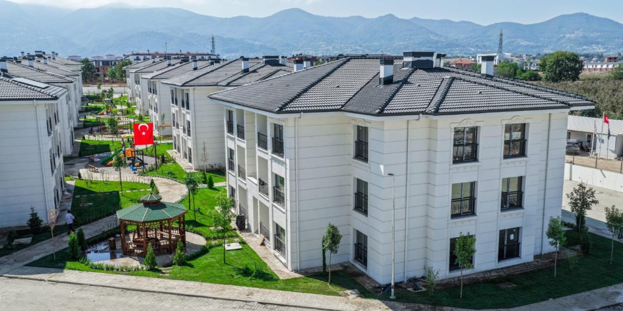 Büyükakın’dan kentsel dönüşüm çağrısı:  “Yenilenmenin önünü kesmeyin”