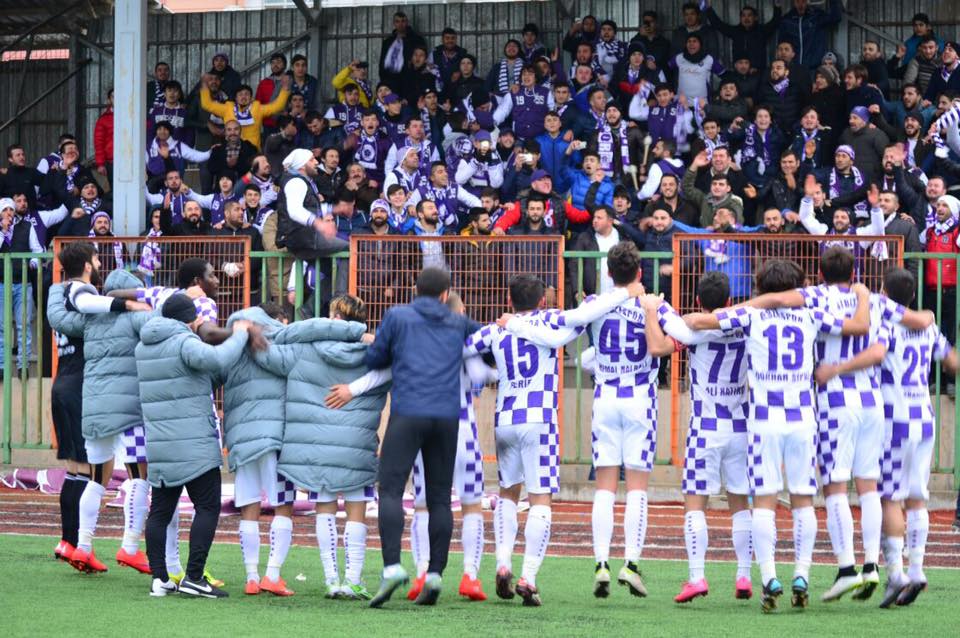 YÜREĞİNİ KOY ORTAYA