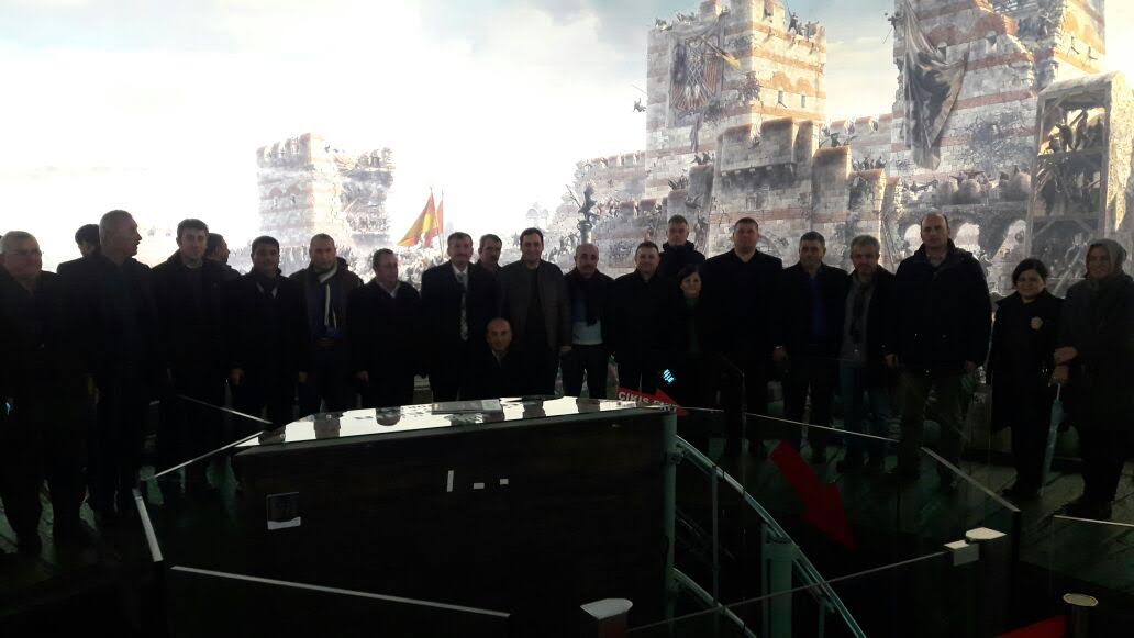 İSTANBUL’A GİTTİLER