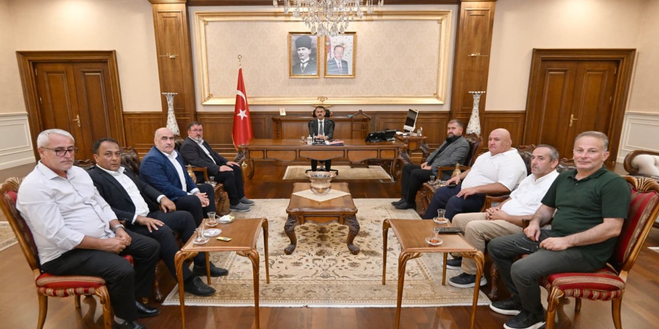 Muhtar Dernek Başkanları ve Beraberindeki Heyetten Vali Aktaş’a Davet
