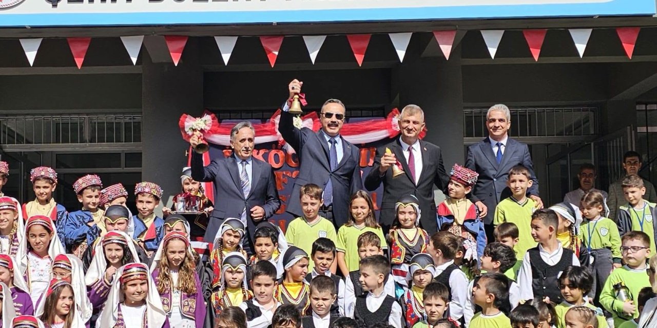 Gölcük’te Yeni Eğitim-Öğretim Yılı Törenle Başladı