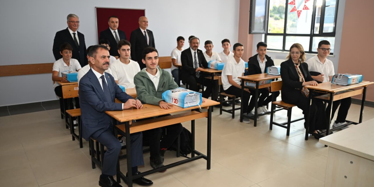 Vali Aktaş öğrencilerle buluştu