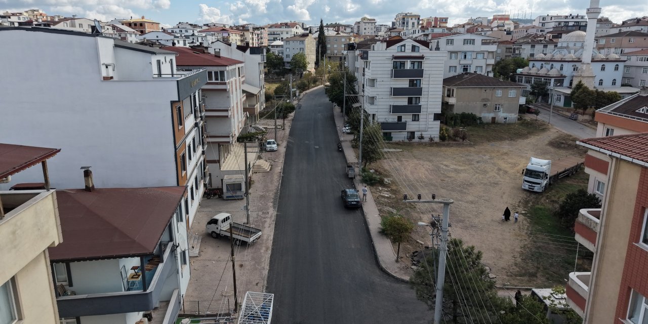 Pir Sultan Abdal Caddesi’nde üstyapı çalışmaları