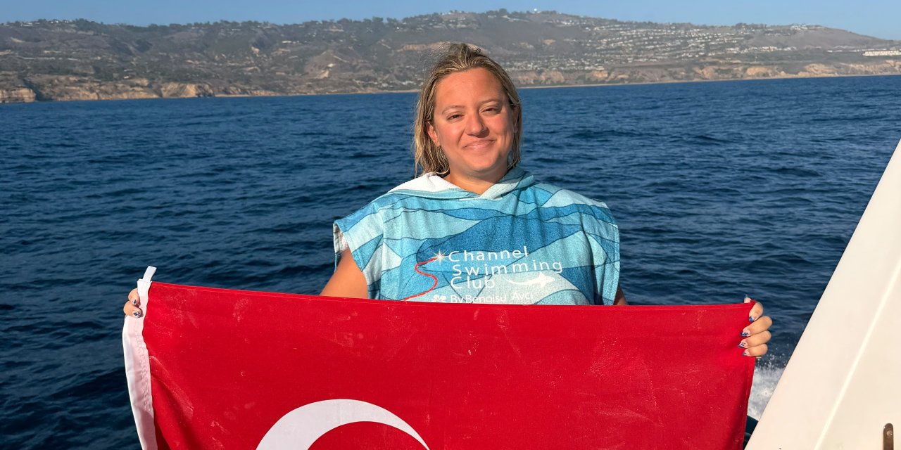 Türk yüzücü Ece Demir,  Amerika'da tarihe geçti