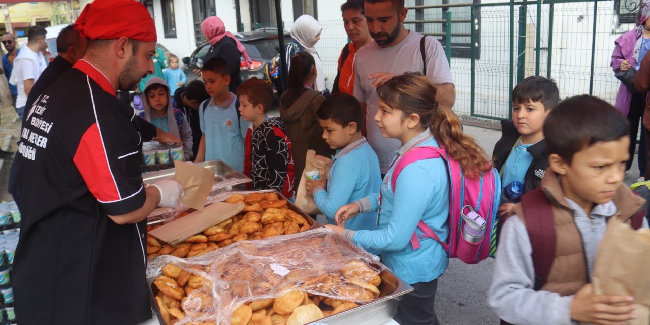 İzmit Belediyesinin Beslenme Saati Projesi devam ediyor