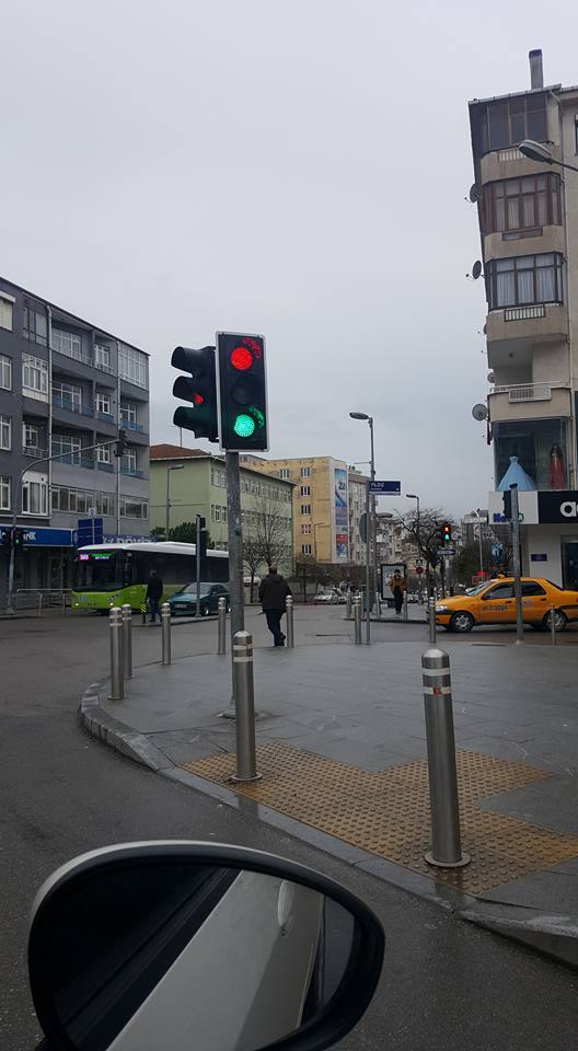 Trafik ışıkları şaşırttı!