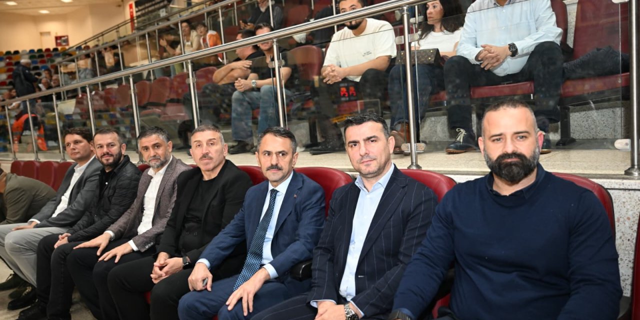 Vali Aktaş, Basketbol  Müsabakasını İzledi