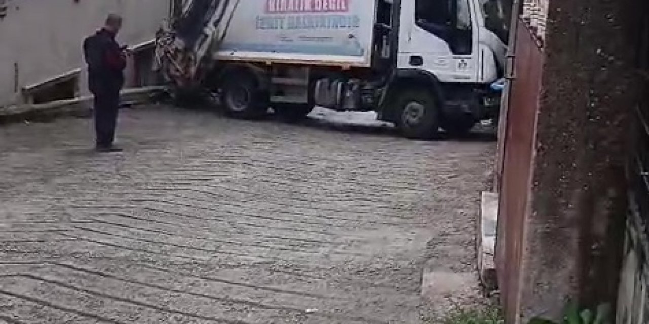 Freni Boşalan Çöp Kamyonu Dehşet Saçtı