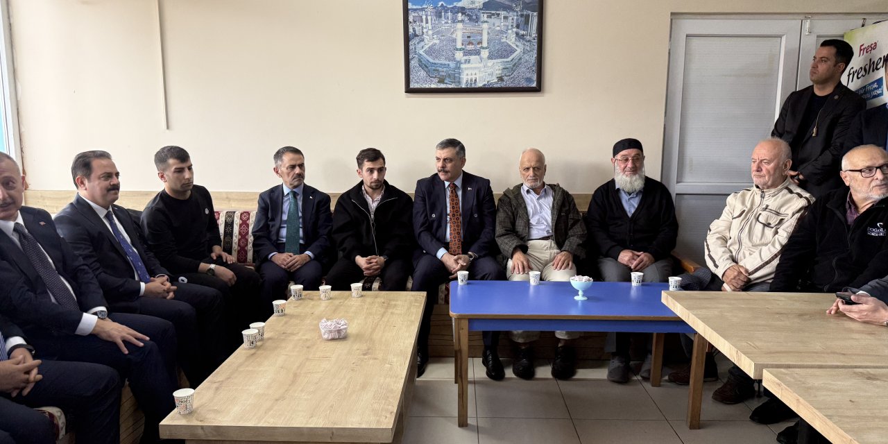 Bakan Çiftçi Kocaeli'de cuma namazı kıldı
