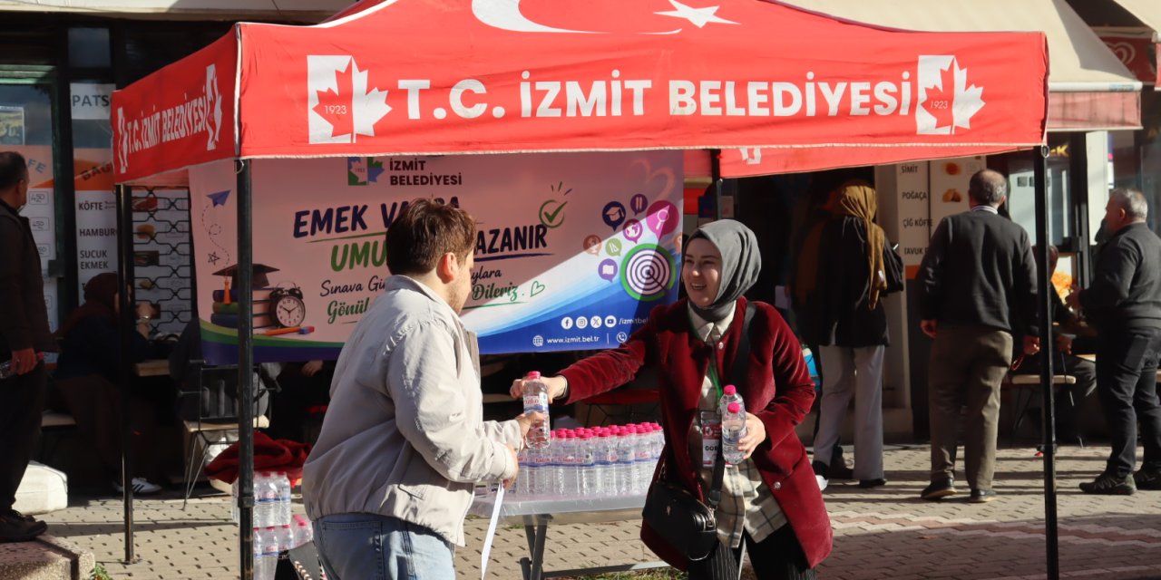 İzmit Belediyesi Sınava giren adayları yalnız bırakmadı