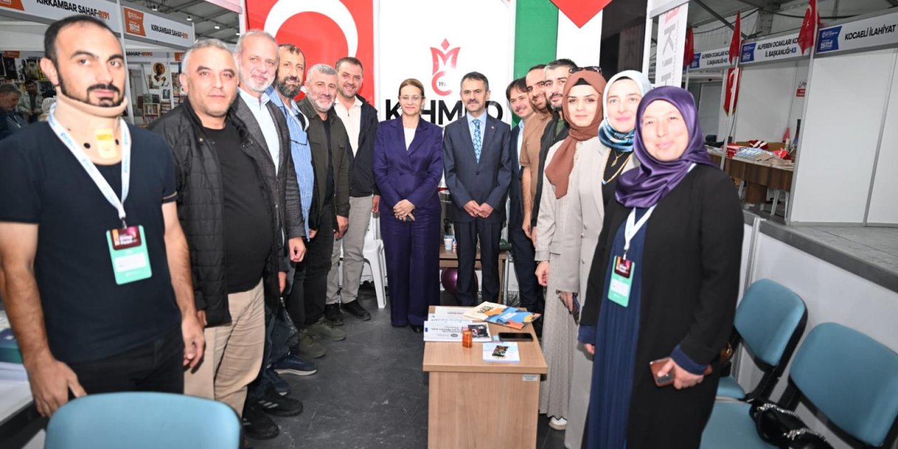 Vali İlhami Aktaş, Kocaeli Kitap Fuarını Ziyaret Etti