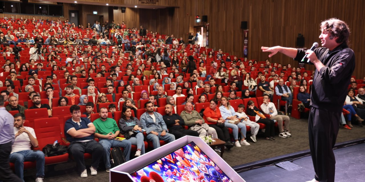 Özkara: Yapay zekâ inanılmaz bir kapı açıyor