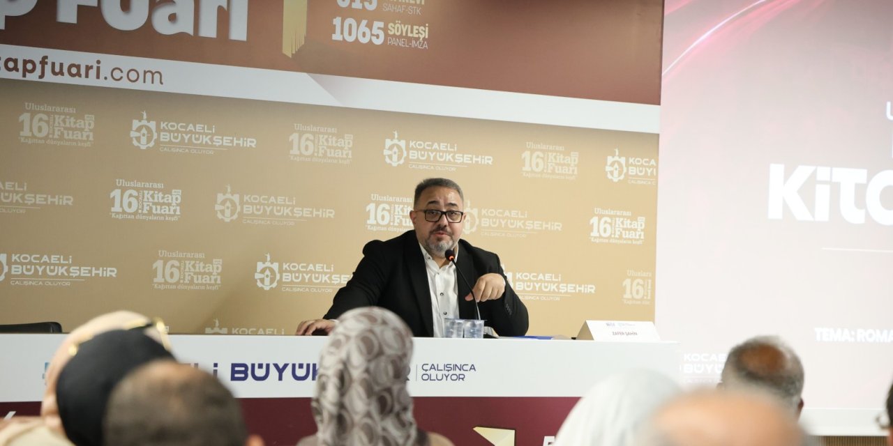 Şahin, Kitap Fuarı’nda uyardı: “Zihnimiz ele geçiriliyor”
