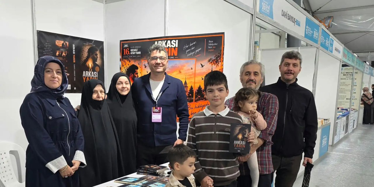 İsmail Erdem Türk Kitap Fuarında okurları ile buluştu