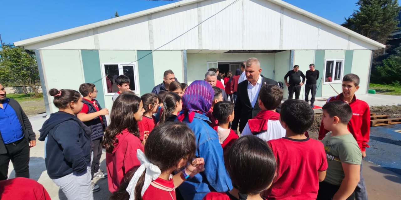 Gölcük Belediyesi'nden eğitime destek
