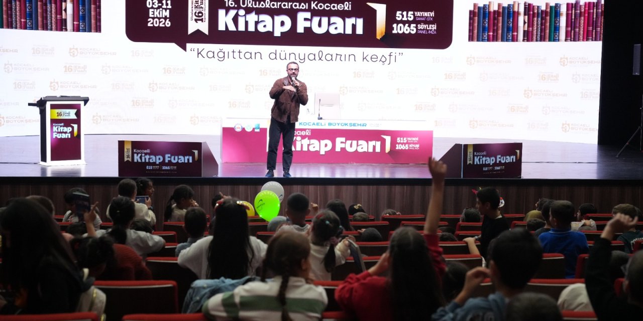 “Yazarlığa giden yol kitap okumaktan geçiyor”