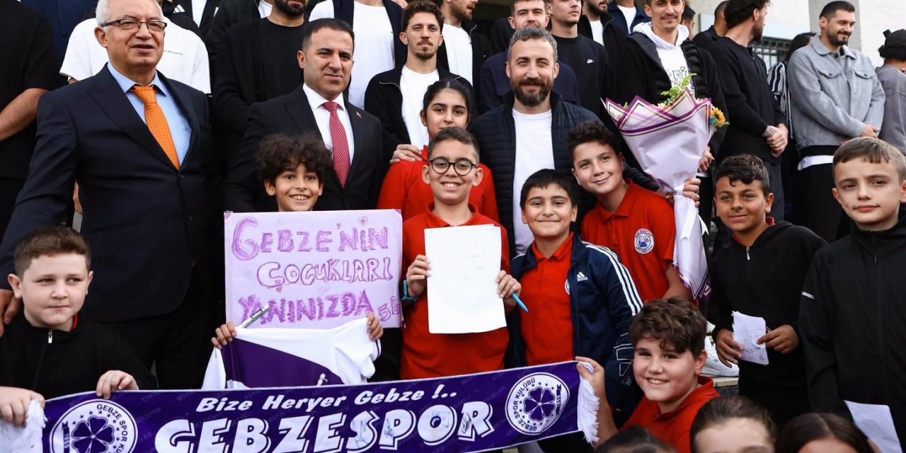 Gebzespor'dan Aziz Sancar  Ortaokulu'na Anlamlı Ziyaret