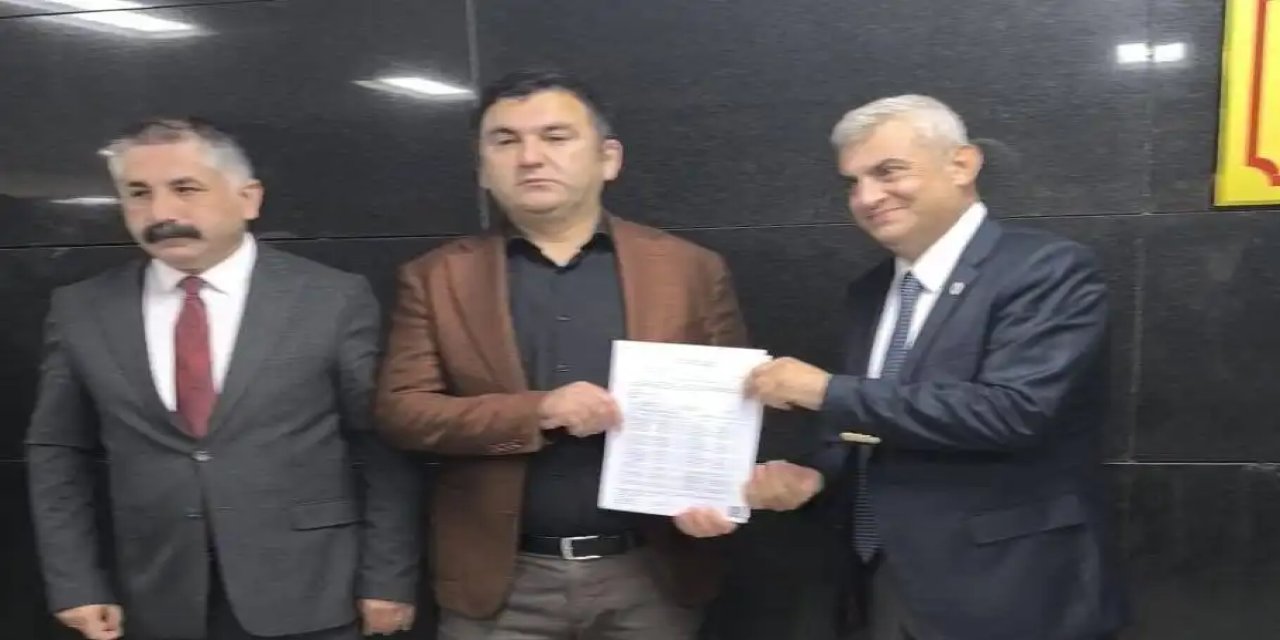 Cüneyt Akın, Mazbatasını Aldı
