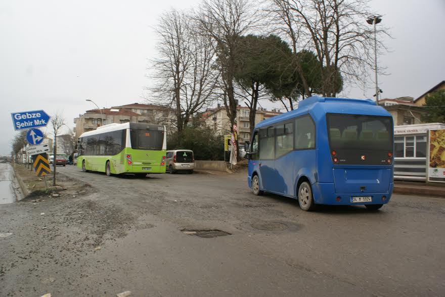 Yol köstebek yuvası gibi