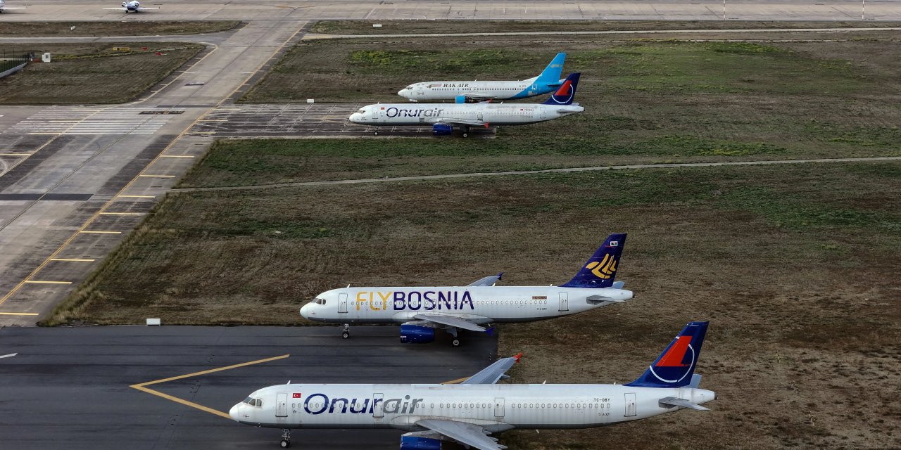 İflas eden Onur Air uçakları  havaalanında çürüyor