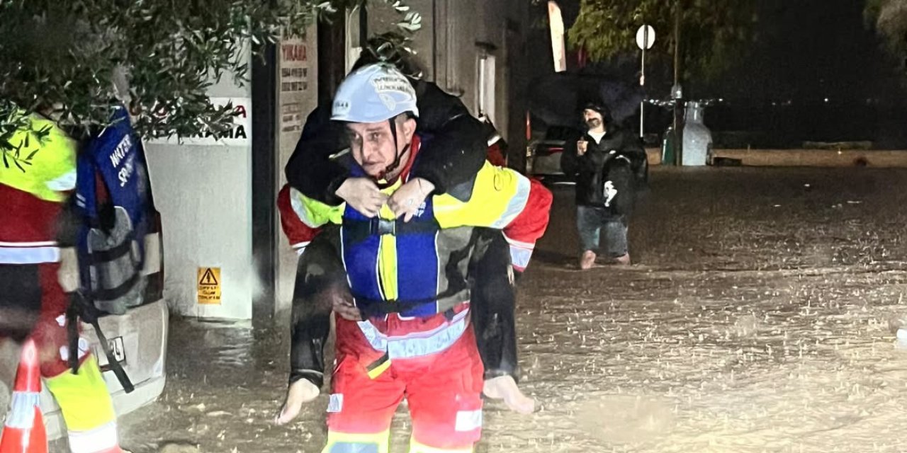 Kimi botla, kimi sırtlarda kurtarıldı