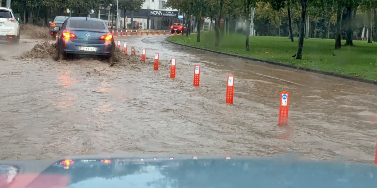 Kentin birçok noktasını su bastı