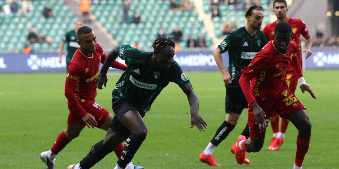 Trendyol Süper Lig: Kocaelispor: 0 - Göztepe: 1 (İlk yarı)